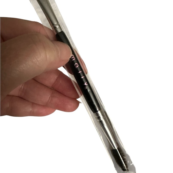 4 Piece Mally Beauty Makeup Brushes For Face and Eyes ALL NEW - Picture 5 of 8